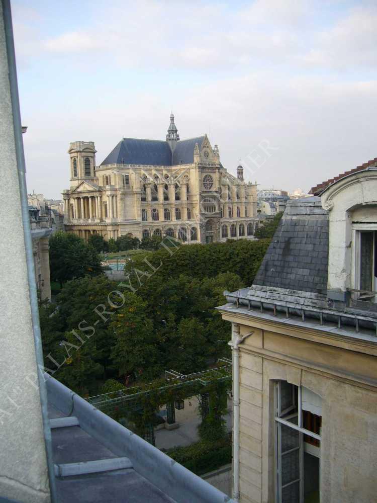 VENDU
PARIS 1ER
SAINT-EUSTACHE
COMME UNE MAISON SOUS LES TOITS
RÉNOVATION CONTEMPORAINE
APPT ENSOLEILLÉ ET LUMINEUX